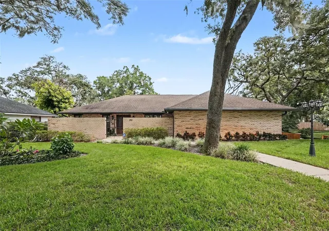Photo 2 of Single family home for sale at 201 Wild Oak Dr, Brandon, FL 33511 | MLS# A4707112 | Listing updated on 2026-10-05