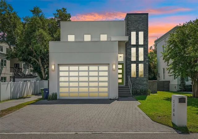 Photo 1 of Single family home for sale at 2706 W Trilby Ave, Tampa, FL 33611 | MLS# TB8551375 | Listing updated on 2026-10-04