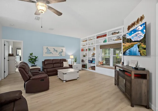 Photo 4 of Single family home for sale at 1 Pillory Ln, Palm Coast, FL 32164 | MLS# FC321644 | Listing updated on 2026-10-03