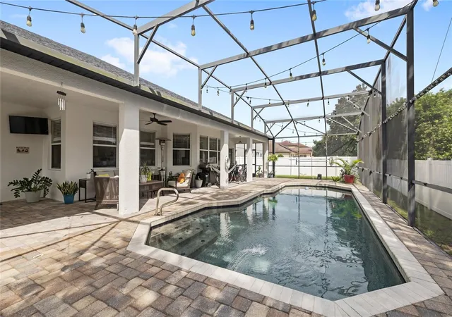 Photo 4 of Single family home for sale at 745 Cascading Crk Ln, Winter Garden, FL 34787 | MLS# O6444131 | Listing updated on 2026-10-04