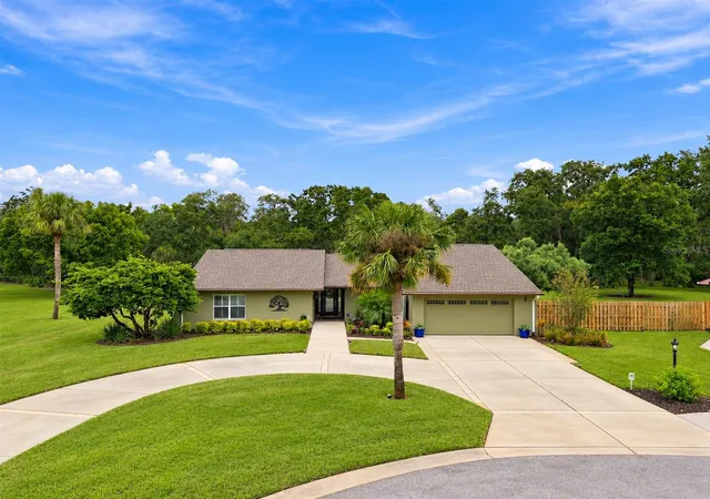 Photo 2 of Single family home for sale at 8985 Fairchild Ct, New Port Richey, FL 34654 | MLS# W7889748 | Listing updated on 2026-10-01