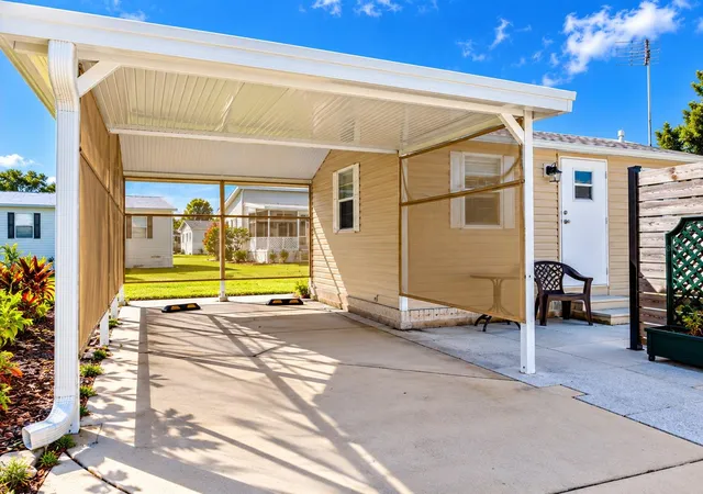 Photo 3 of Manufactured home for sale at 5049 Shore Line Dr, Polk City, FL 33868 | MLS# P4939978 | Listing updated on 2026-10-10