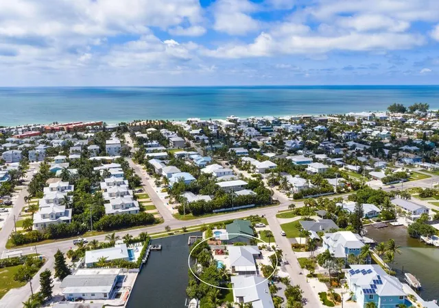 Photo 4 of Single family home for sale at 503 65th Street, Holmes Beach, FL 34217 | MLS# A4707115 | Listing updated on 2026-09-29