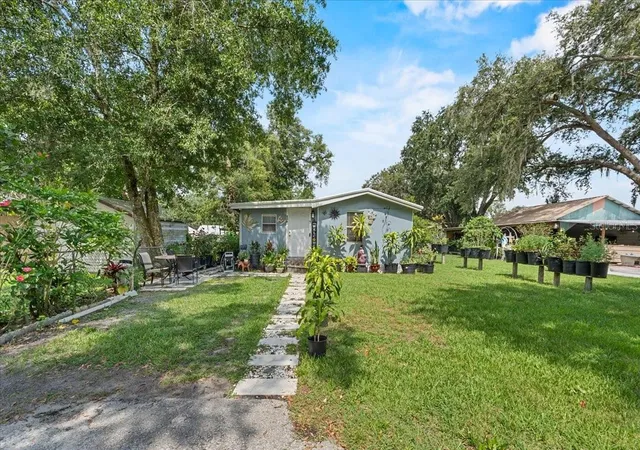 Photo 3 of Manufactured home for sale at 306 Ave A Wahneta E, Winter Haven, FL 33880 | MLS# TB8551383 | Listing updated on 2026-09-23