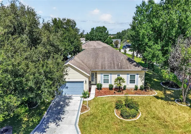 Photo 2 of Single family home for sale at 3916 Manor Oaks Ct, Leesburg, FL 34748 | MLS# G5118162 | Listing updated on 2026-09-24