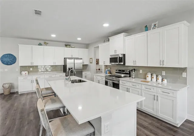 Photo 2 of Single family home for sale at 3329 Indian Trl, Eustis, FL 32726 | MLS# O6444136 | Listing updated on 2026-10-04