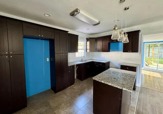 Photo 3 of Single family home for sale at 6529 Aladdin Dr, Orlando, FL 32818 | MLS# O6444137 | Listing updated on 2026-10-02