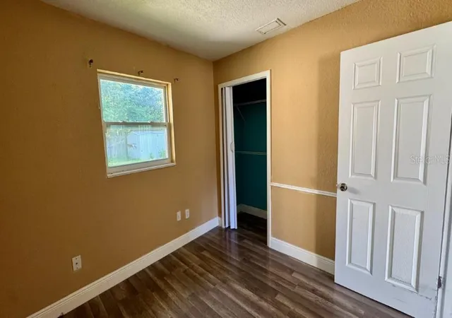 Photo 4 of Single family home for sale at 6529 Aladdin Dr, Orlando, FL 32818 | MLS# O6444137 | Listing updated on 2026-10-02