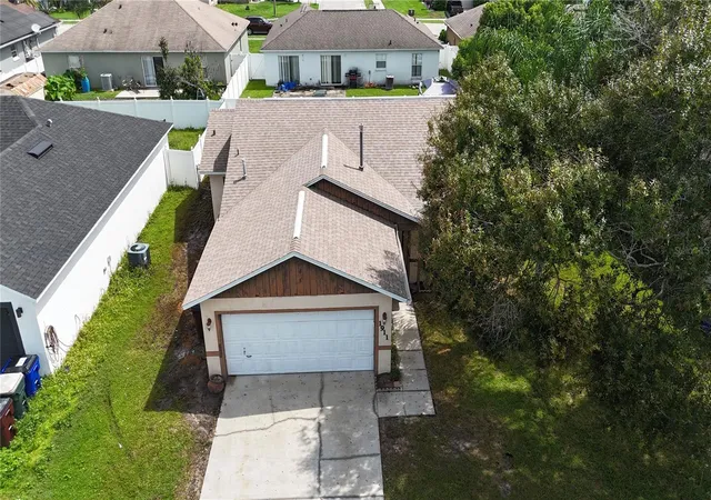 Photo 2 of Single family home for sale at 1911 Barco Ct, Saint Cloud, FL 34769 | MLS# S5158151 | Listing updated on 2026-10-07