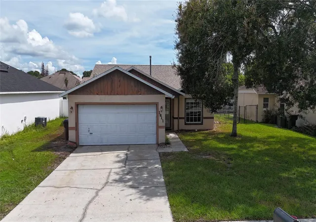Photo 2 of Single family home for sale at 1911 Barco Ct, Saint Cloud, FL 34769 | MLS# S5158151 | Listing updated on 2026-10-07