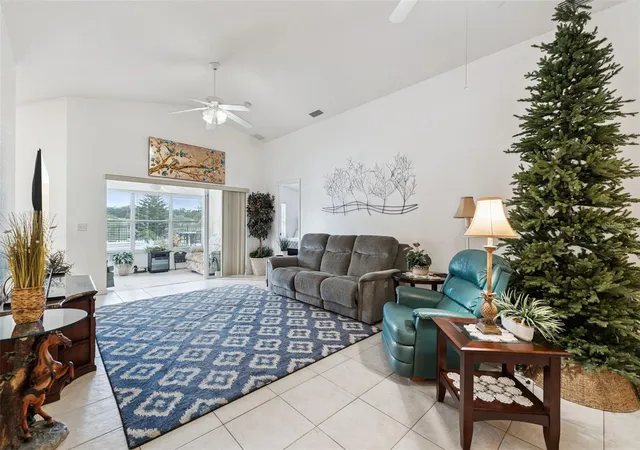 Photo 4 of Single family home for sale at 452 Lake Suzanne Dr, Lake Wales, FL 33859 | MLS# P4939980 | Listing updated on 2026-09-25