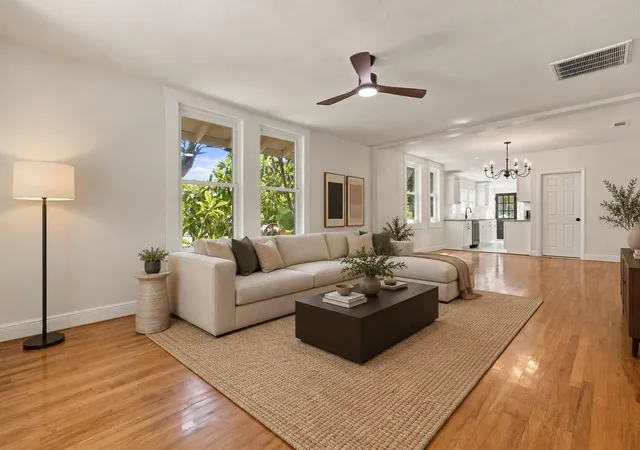 Photo 3 of Single family home for sale at 511 E Frances Ave, Tampa, FL 33602 | MLS# TB8551390 | Listing updated on 2026-10-05
