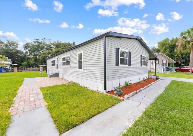 Photo 3 of Manufactured home for sale at 2577 Lakota Ln, Saint Cloud, FL 34769 | MLS# O6444141 | Listing updated on 2026-10-02