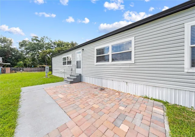 Photo 3 of Manufactured home for sale at 2577 Lakota Ln, Saint Cloud, FL 34769 | MLS# O6444141 | Listing updated on 2026-10-02