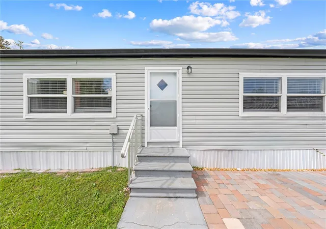 Photo 4 of Manufactured home for sale at 2577 Lakota Ln, Saint Cloud, FL 34769 | MLS# O6444141 | Listing updated on 2026-10-02