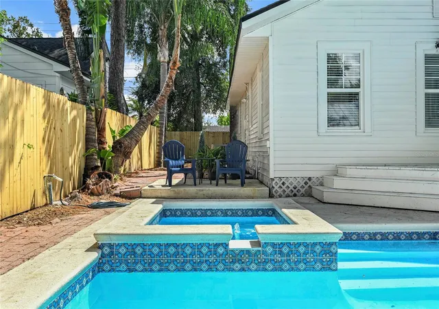 Photo 4 of Single family home for sale at 1 E Princeton St, Orlando, FL 32804 | MLS# O6444143 | Listing updated on 2026-10-07