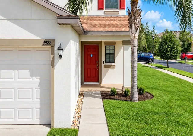 Photo 3 of Single family home for sale at 1922 Citrus Lake Ct, Ruskin, FL 33570 | MLS# L4965275 | Listing updated on 2026-09-24