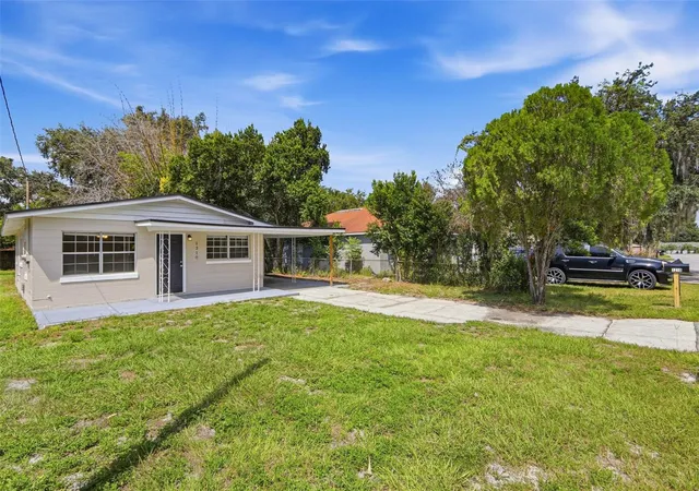 Photo 3 of Single family home for sale at 1210 32nd Street Nw, Winter Haven, FL 33881 | MLS# O6444145 | Listing updated on 2026-09-25