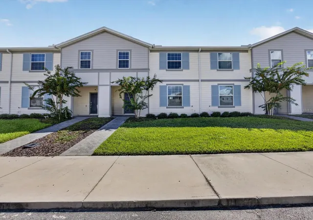 Townhouse for sale at 3990 Lana Ave, DAVENPORT, FL 33897 | MLS# O6444147