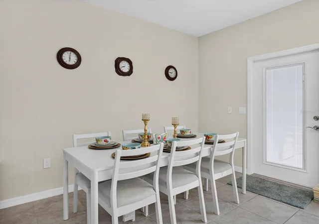 Photo 4 of Townhouse for sale at 3990 Lana Ave, Davenport, FL 33897 | MLS# O6444147 | Listing updated on 2026-09-30