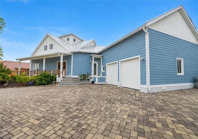 Photo 4 of Single family home for sale at 201 Tropicana Dr, Punta Gorda, FL 33950 | MLS# C7531089 | Listing updated on 2026-10-08