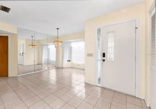 Photo 4 of Single family home for sale at 516 Missouri Rd, Venice, FL 34293 | MLS# D6148904 | Listing updated on 2026-10-09