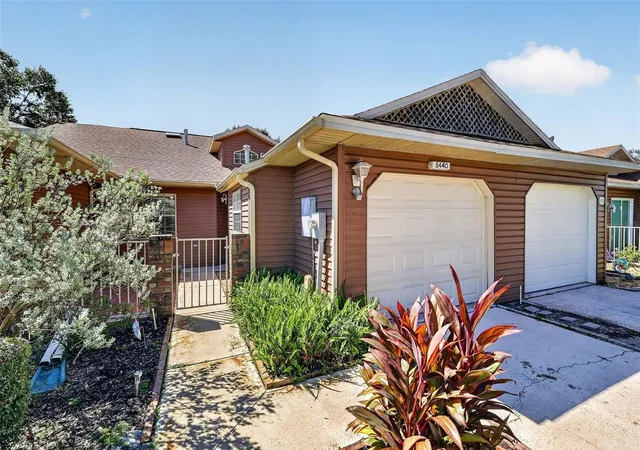 Photo 2 of House for sale at 5440 Rosewall Cir, Leesburg, FL 34748 | MLS# G5118163 | Listing updated on 2026-09-24