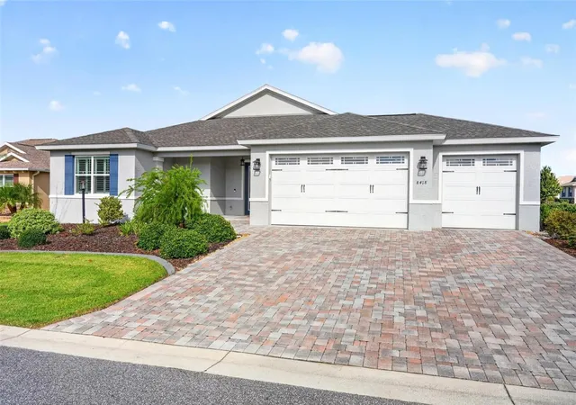 Photo 2 of Single family home for sale at 8418 Sw 93rd Circle, Ocala, FL 34481 | MLS# OM732760 | Listing updated on 2026-09-26