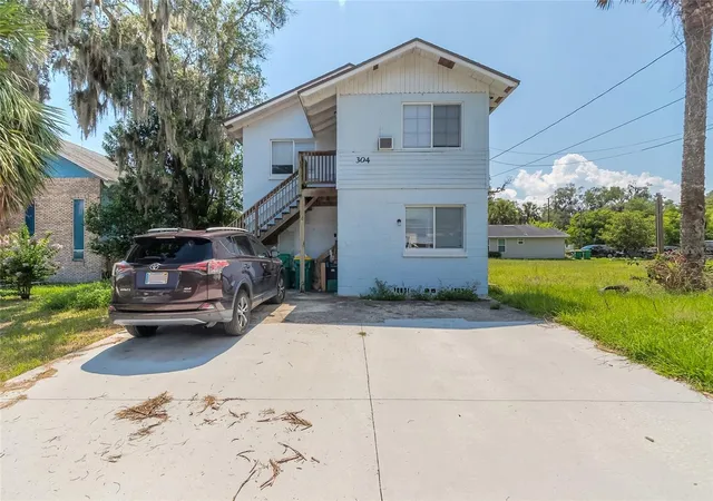 Photo 3 of Multi family home for sale at 304 S Adelle Ave, Deland, FL 32720 | MLS# FC321648 | Listing updated on 2026-09-29