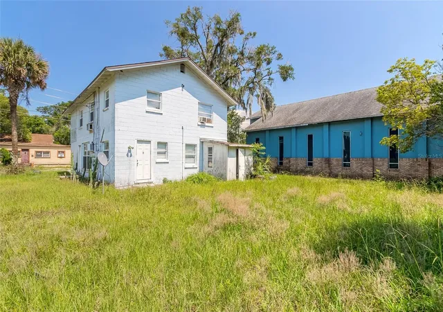 Photo 4 of House for sale at 304 S Adelle Ave, Deland, FL 32720 | MLS# FC321648 | Listing updated on 2026-09-29