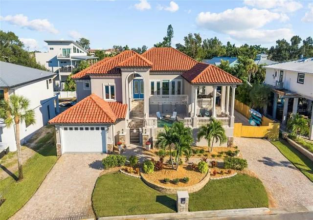 Photo 2 of Single family home for sale at 107 Sunset Dr, Nokomis, FL 34275 | MLS# N6145896 | Listing updated on 2026-09-30