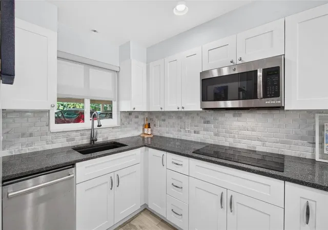 Photo 4 of Condo for sale at 1200 N Shore Dr NE #104, Saint Petersburg, FL 33701 | MLS# TB8551408 | Listing updated on 2026-09-25