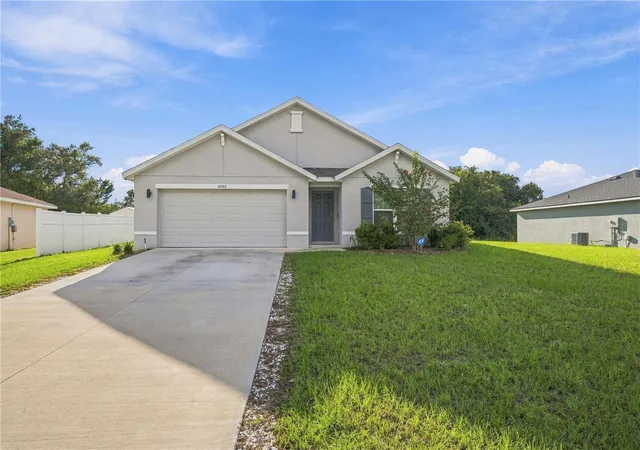 Photo 1 of Single family home for sale at 16402 Sw 17th Terrace Rd, Ocala, FL 34473 | MLS# OM732763 | Listing updated on 2026-09-25