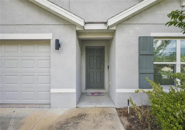 Photo 2 of Single family home for sale at 16402 Sw 17th Terrace Rd, Ocala, FL 34473 | MLS# OM732763 | Listing updated on 2026-09-25