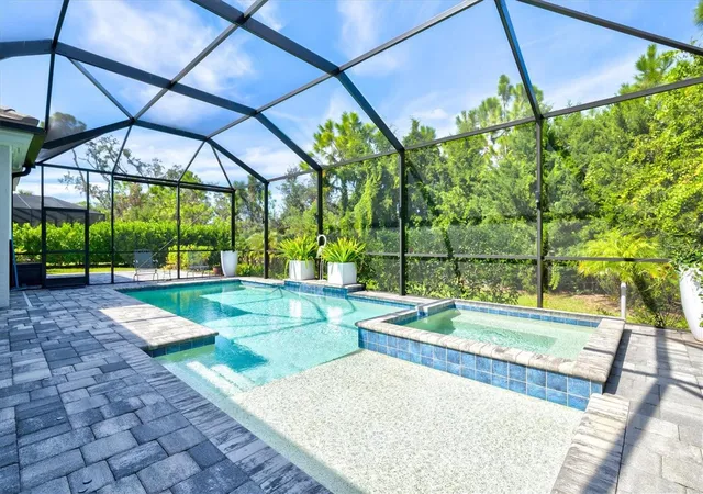 Photo 3 of Single family home for sale at 21221 Holmes Cir, Venice, FL 34293 | MLS# N6145897 | Listing updated on 2026-10-09
