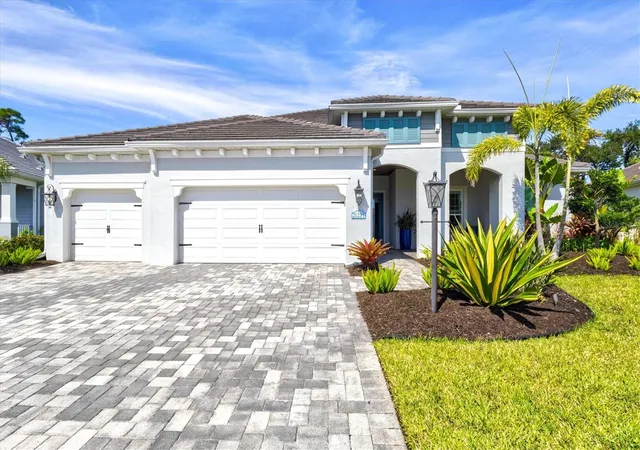 Photo 4 of Single family home for sale at 21221 Holmes Cir, Venice, FL 34293 | MLS# N6145897 | Listing updated on 2026-10-09