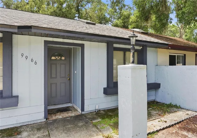 Listing Photo 3 - Condo for sale in building located at 9966 Burl Wy, ORLANDO, FL 32817