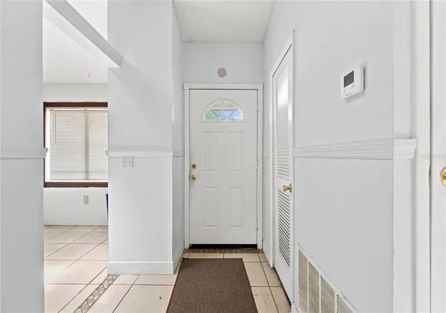 Listing Photo 4 - Condo for sale in building located at 9966 Burl Wy, ORLANDO, FL 32817
