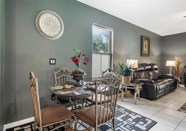 Photo 3 of Single family home for sale at 2810 Timber Hawk Cir, Ocoee, FL 34761 | MLS# O6444169 | Listing updated on 2026-09-26
