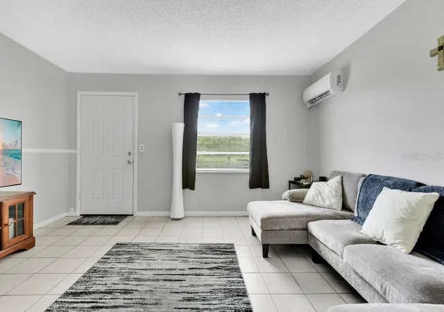 Photo 4 of House for sale at 3617 Frontage Rd N, Lakeland, FL 33810 | MLS# O6444170 | Listing updated on 2026-10-06