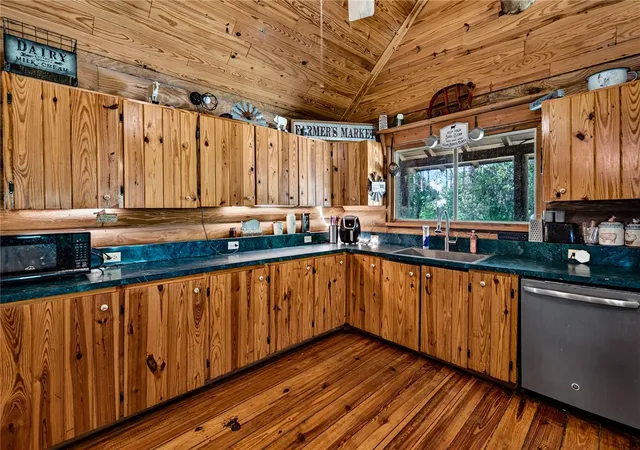 Photo 3 of Single family home for sale at 22932 Will Murphy Rd, Umatilla, FL 32784 | MLS# G5118169 | Listing updated on 2026-10-03
