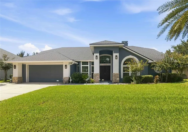 Photo 1 of Single family home for sale at 5232 Hammock Cir, Saint Cloud, FL 34771 | MLS# S5158158 | Listing updated on 2026-09-24
