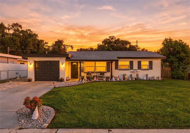 Single family home for sale at 10259 Naranja St, SEMINOLE, FL 33772 | MLS# TB8551434