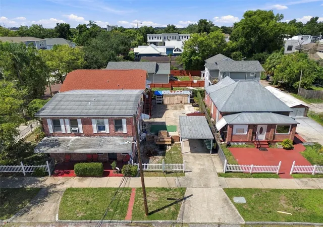 Photo 3 of House for sale at 2402 N Highland Ave, Tampa, FL 33602 | MLS# TB8551435 | Listing updated on 2026-09-25