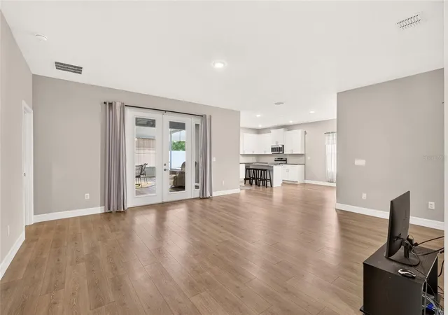 Photo 3 of Single family home for sale at 15610 Sw 40th Terrace, Ocala, FL 34473 | MLS# OM732770 | Listing updated on 2026-09-24