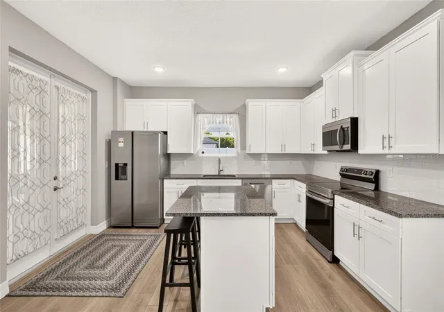 Photo 4 of Single family home for sale at 15610 SW 40th Terrace, Ocala, FL 34473 | MLS# OM732770 | Listing updated on 2026-10-20