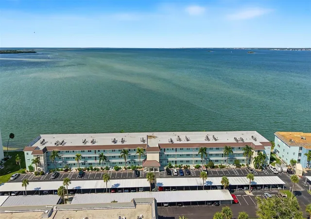 Photo 1 of Condo for sale at 7 Dunoon Pl #104, Dunedin, FL 34698 | MLS# TB8551436 | Listing updated on 2026-09-29