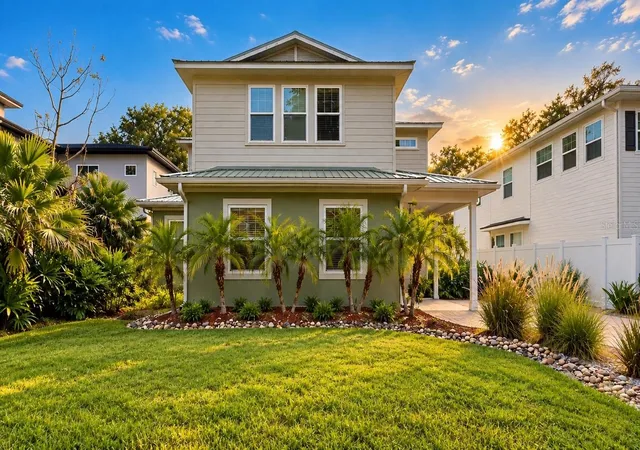 Single family home for sale at 832 Golfview St, ORLANDO, FL 32804 | MLS# R4912056