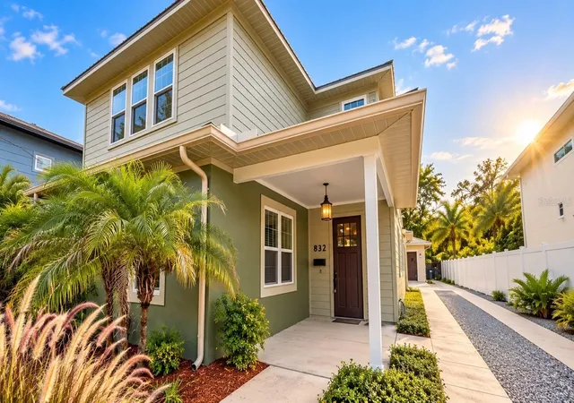 Photo 1 of Single family home for sale at 832 Golfview St, Orlando, FL 32804 | MLS# R4912056 | Listing updated on 2026-10-05