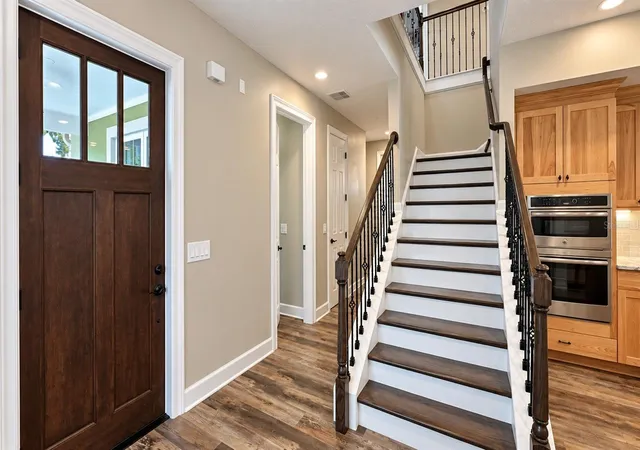 Photo 2 of Single family home for sale at 832 Golfview St, Orlando, FL 32804 | MLS# R4912056 | Listing updated on 2026-10-05